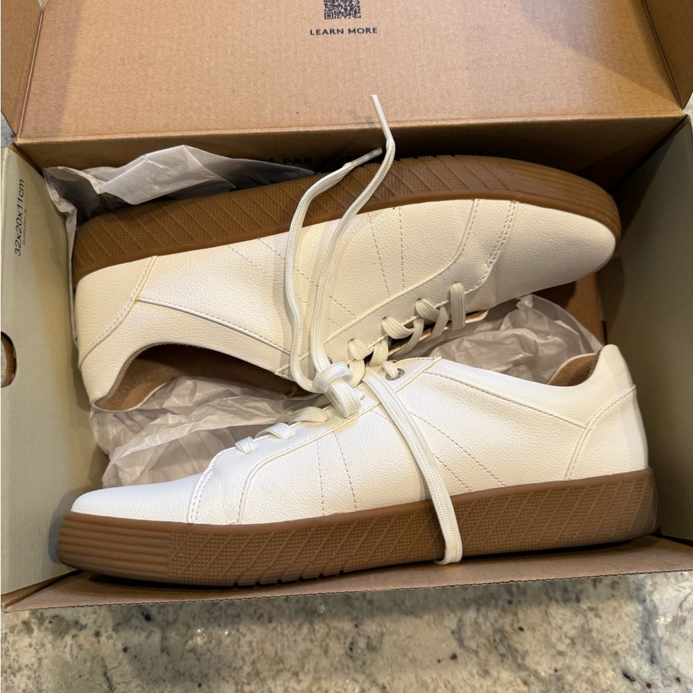 White Leather Women’s Sneakers